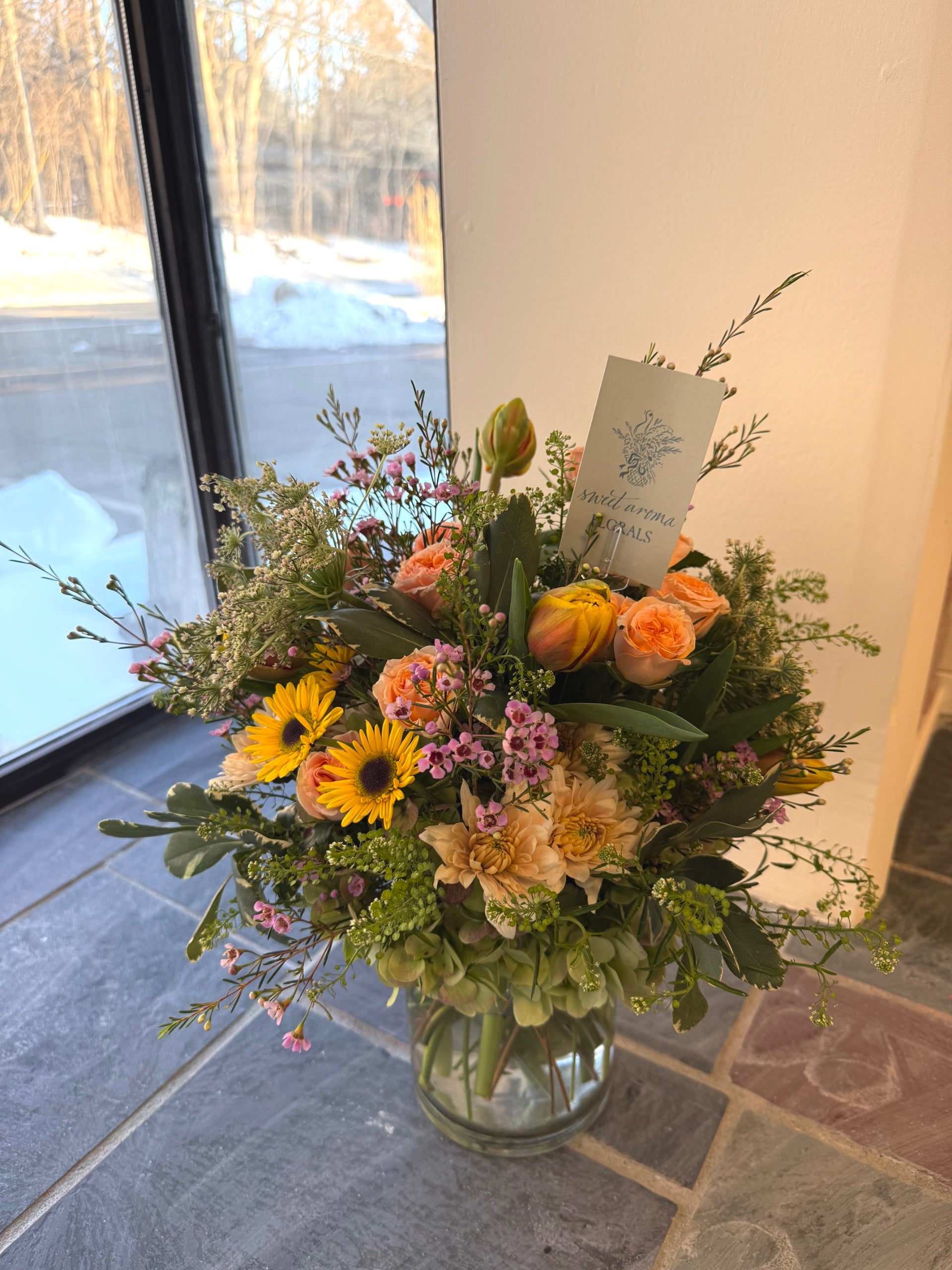 Vase Arrangement- Designer's Choice | Sweet Aroma Florals