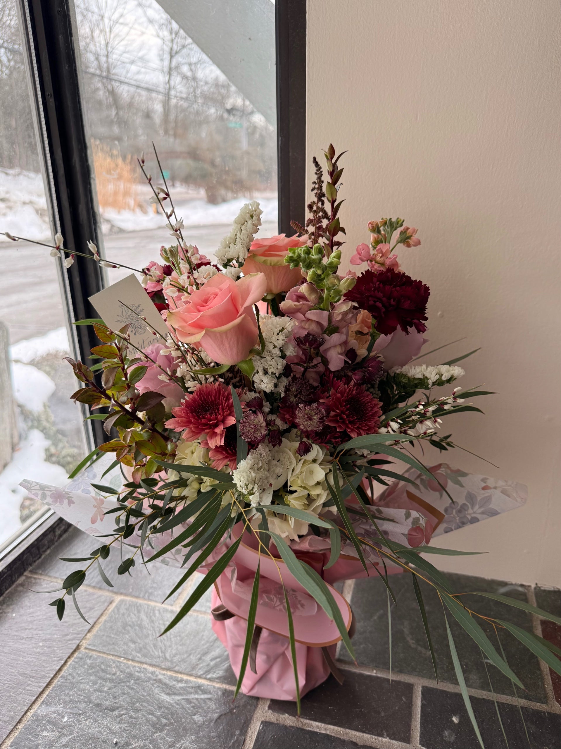 Vase Arrangement- Designer's Choice | Sweet Aroma Florals
